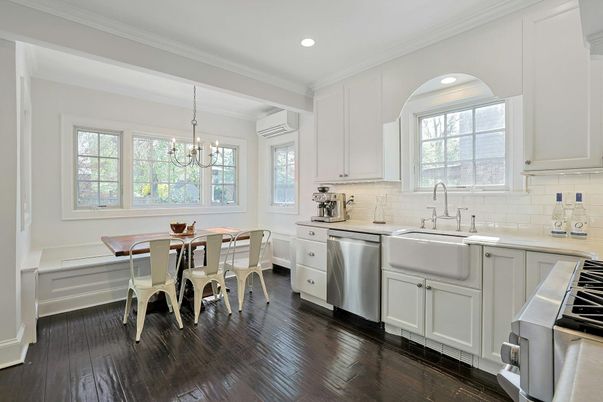 Chandelier, Dining room, Interior, Kitchen, Pendant Lights, Recessed Lighting, Stainless Steel Appliances, Wood Texture Flooring