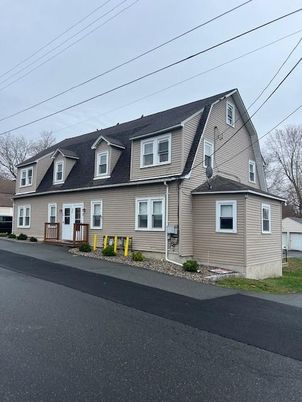 Exterior, Facade, Cape Cod