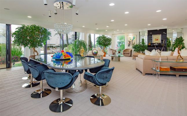 Dining room, Interior, Living room, Pendant Lights, Recessed Lighting