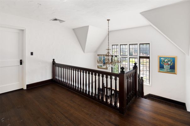 Interior, Pendant Lights, Wood Texture Flooring