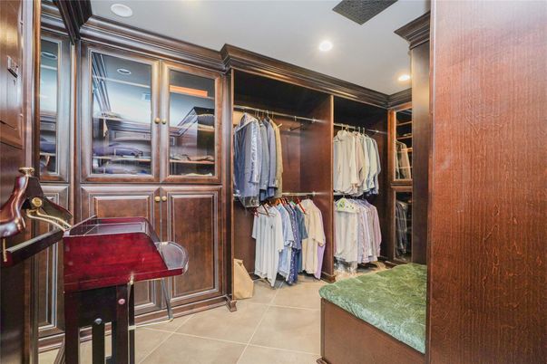 Interior, Recessed Lighting, Walk-in Closets
