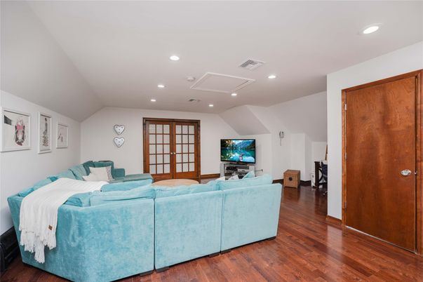 Bedroom, Interior, Living room, Recessed Lighting, Wood Texture Flooring