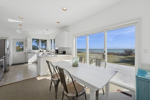 Dining room, Interior, Kitchen, Recessed Lighting, Water