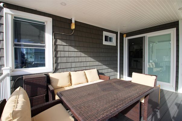 Bedroom, Exterior