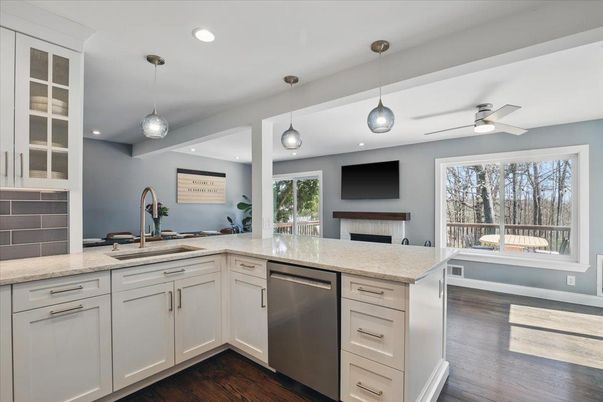 Fireplace, Interior, Kitchen, Pendant Lights, Recessed Lighting, Wood Texture Flooring