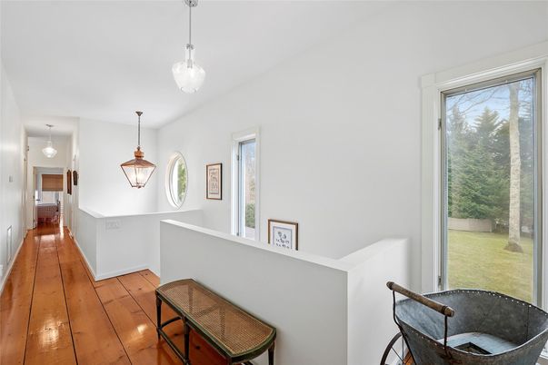 Interior, Pendant Lights, Wood Texture Flooring