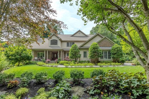 Backyard, Exterior, Facade, Queen Anne Victorian