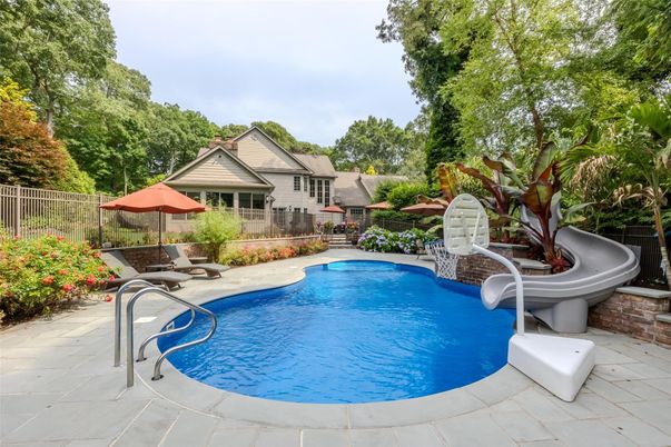 Exterior, Playground, Pool