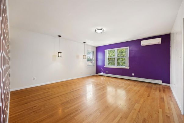 Empty room, Interior, Pendant Lights, Wood Texture Flooring