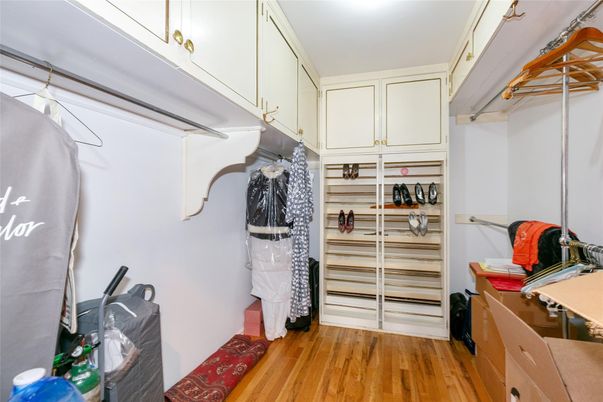 Interior, Walk-in Closets, Wood Texture Flooring