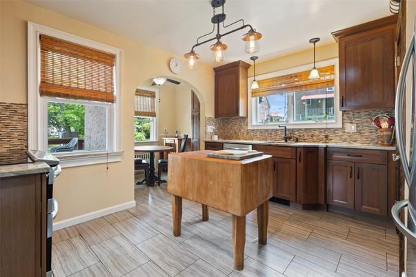 Dining room, Interior, Kitchen, Pendant Lights, Wood Texture Flooring