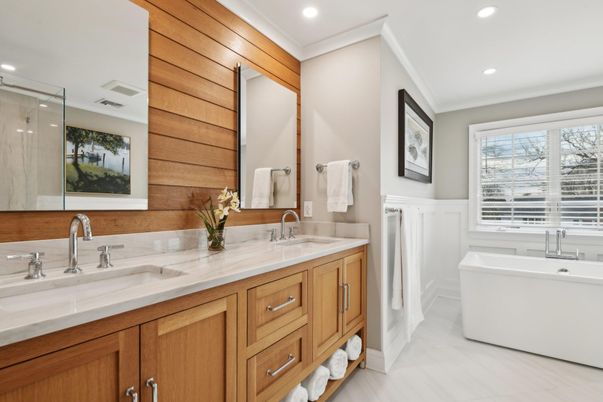 Bathroom, Dual Sink Vanities, Free Standing Baths, Interior, Recessed Lighting