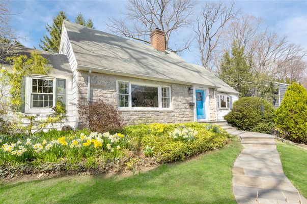 Exterior, Facade, Cape Cod