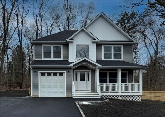 Attached, Exterior, Facade, Farmhouse