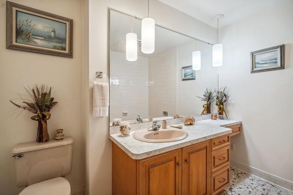 Bathroom, Interior, Pendant Lights, Tile Countertops