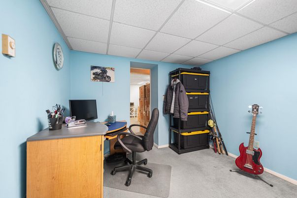 Home Office, Interior