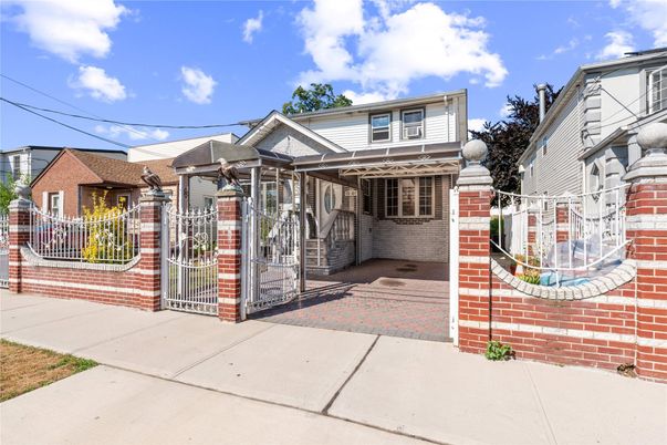 Exterior, Facade, Brick Facade, Cape Cod