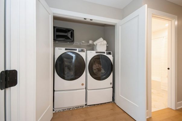 Interior, Utility Closets, Washer, Wood Texture Flooring
