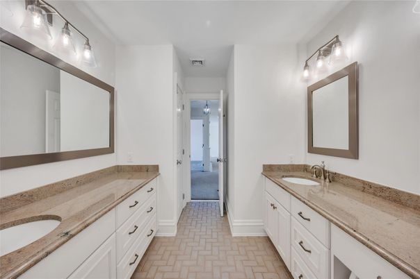 Bathroom, Dual Sink Vanities, Interior