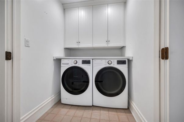 Interior, Washer