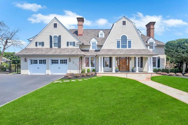 Attached, Exterior, Facade, Cape Cod