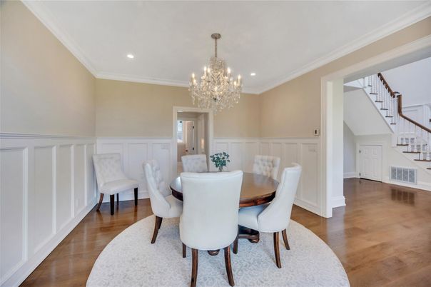 Chandelier, Dining room, Interior, Recessed Lighting, Wood Texture Flooring
