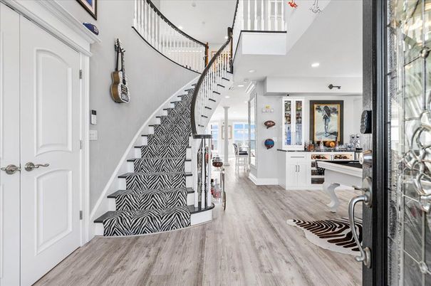 Interior, Recessed Lighting, Wood Texture Flooring