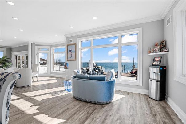 Interior, Living room, Recessed Lighting, Water, Wood Texture Flooring