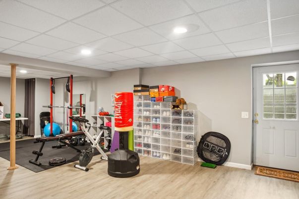 Fitness Equipment, Interior, Recessed Lighting, Wood Texture Flooring