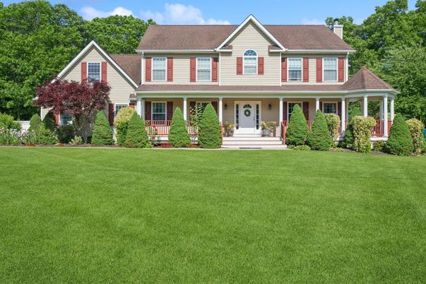 Exterior, Facade, Farmhouse