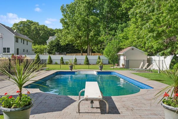 Exterior, Pool
