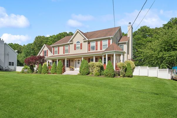 Backyard, Exterior, Facade, Queen Anne Victorian