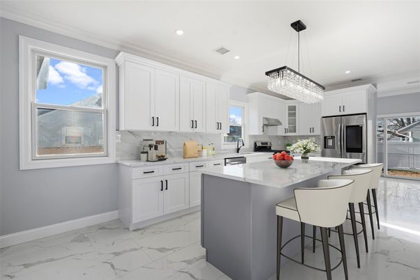 Chandelier, Interior, Kitchen, Marble, Pendant Lights, Recessed Lighting, Stainless Steel Appliances