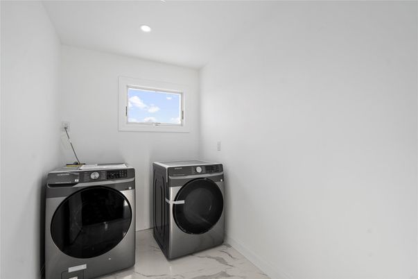 Interior, Marble, Recessed Lighting, Washer