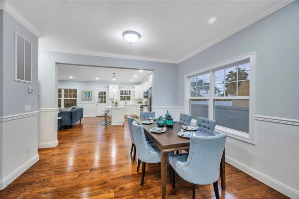 Dining room, Interior, Kitchen, Pendant Lights, Recessed Lighting, Wood Texture Flooring