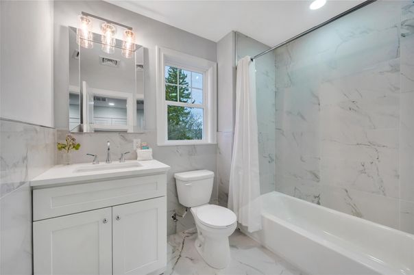 Bathroom, Interior, Marble, Marble Walls, Recessed Lighting