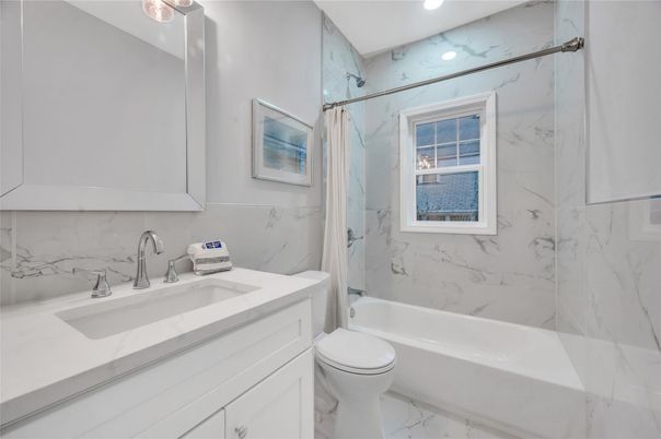Bathroom, Interior, Marble, Marble Walls, Recessed Lighting