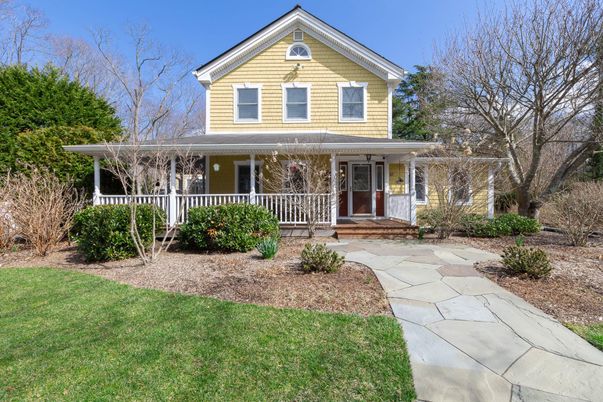 Exterior, Facade, American Craftsman