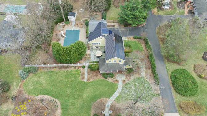 Exterior, Drone