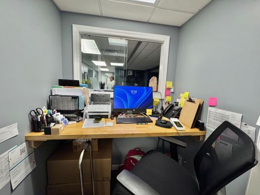 Home Office, Interior