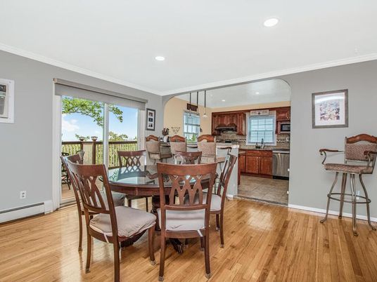 Dining room, Interior, Kitchen, Recessed Lighting, Wood Texture Flooring