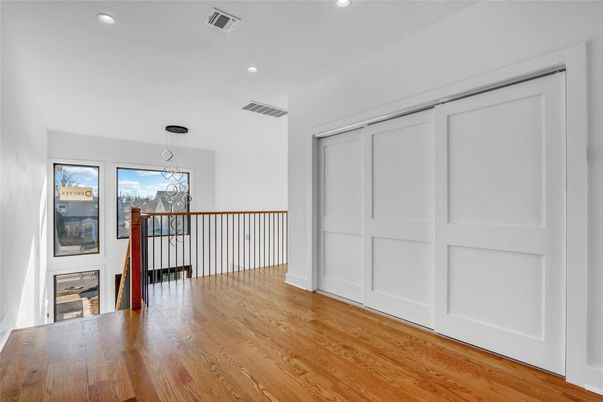 Interior, Pendant Lights, Recessed Lighting, Wood Texture Flooring