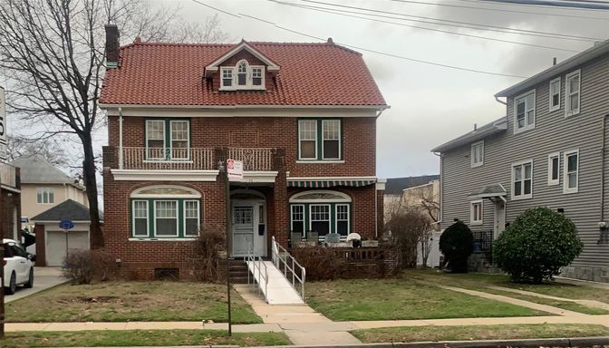 Exterior, Facade, Brick Facade, Georgian