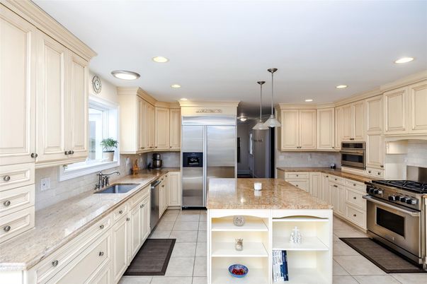 Interior, Kitchen, Pendant Lights, Recessed Lighting, Stainless Steel Appliances