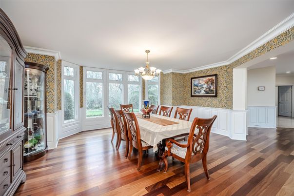 Chandelier, Dining room, Interior, Recessed Lighting, Wood Texture Flooring