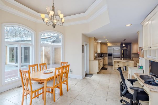 Chandelier, Dining room, Interior, Kitchen, Recessed Lighting, Stainless Steel Appliances