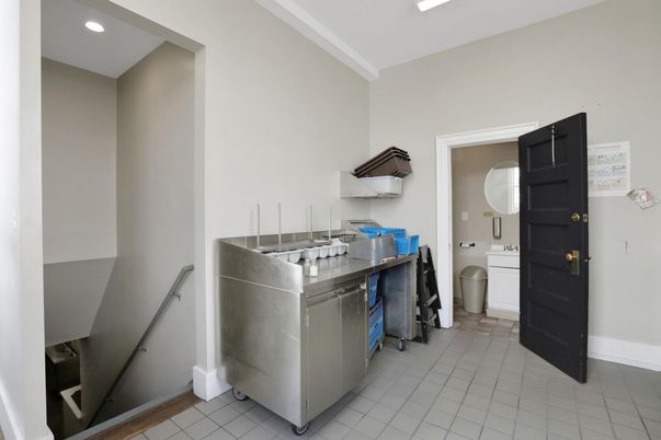 Interior, Kitchen, Recessed Lighting, Washer