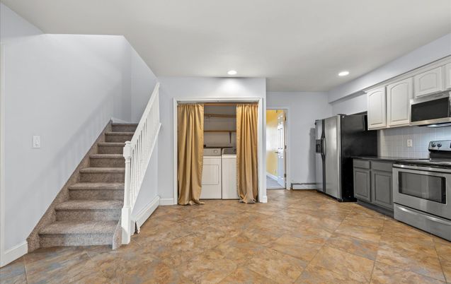Interior, Kitchen, Recessed Lighting, Washer