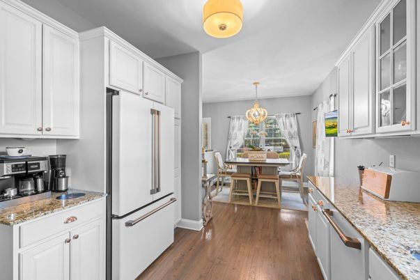 Chandelier, Dining room, Interior, Kitchen, Wood Texture Flooring