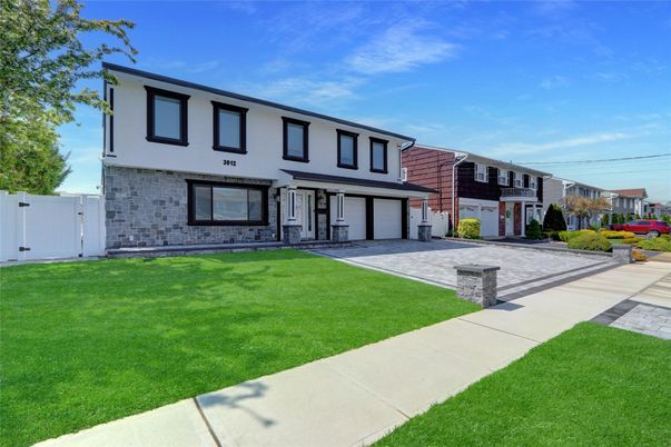 Attached, Backyard, Exterior, Facade, Rowhouse